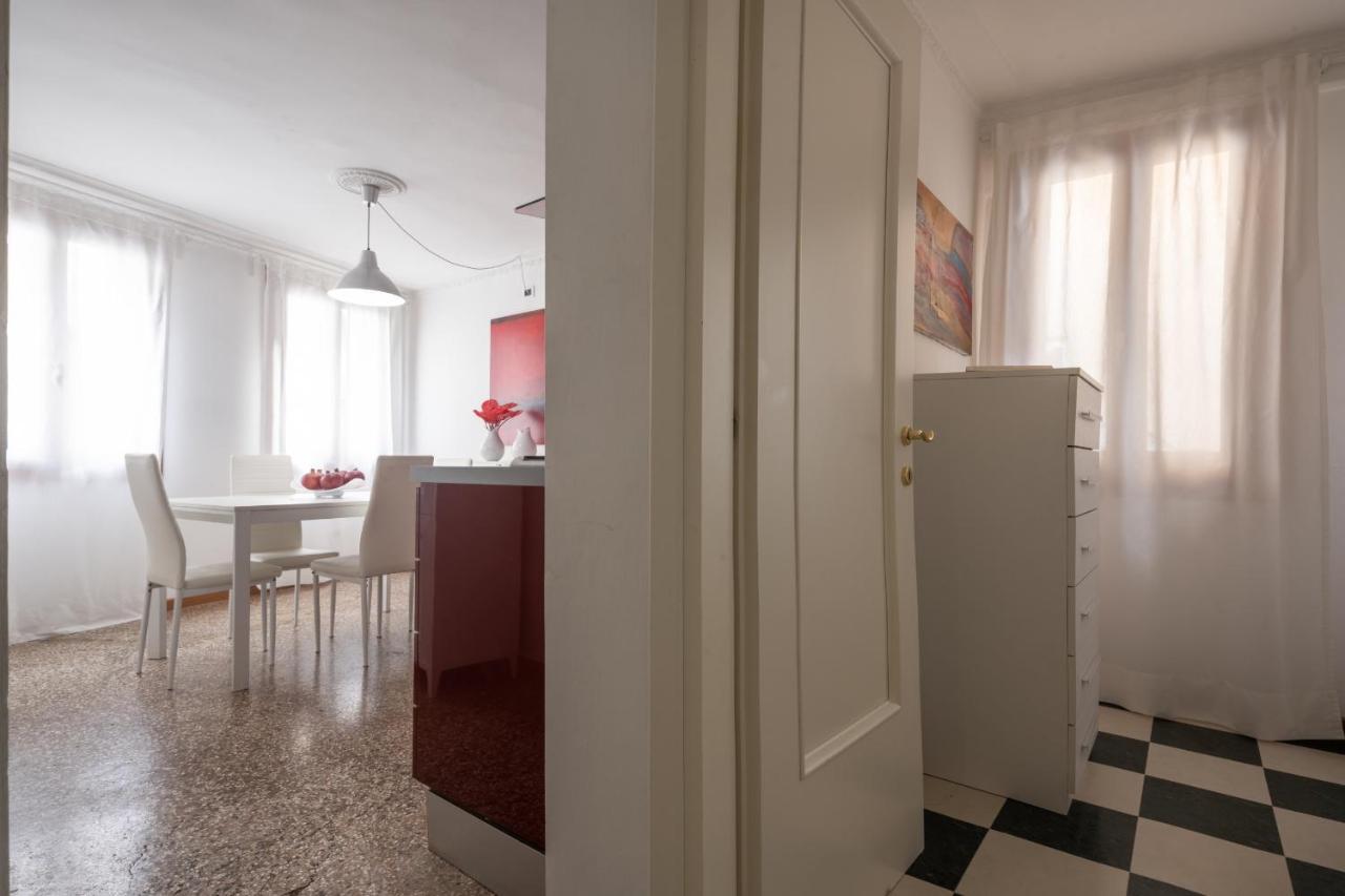 Santa Maria Formosa Terrace R&R Apartment Venesia Bagian luar foto