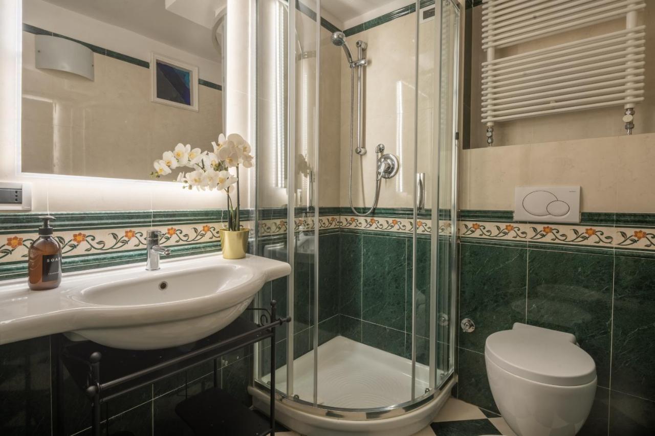 Santa Maria Formosa Terrace R&R Apartment Venesia Bagian luar foto
