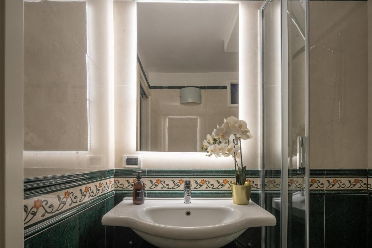 Santa Maria Formosa Terrace R&R Apartment Venesia Bagian luar foto