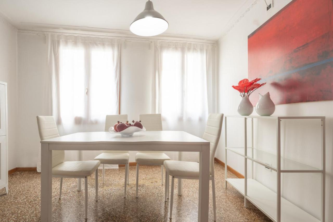 Santa Maria Formosa Terrace R&R Apartment Venesia Bagian luar foto